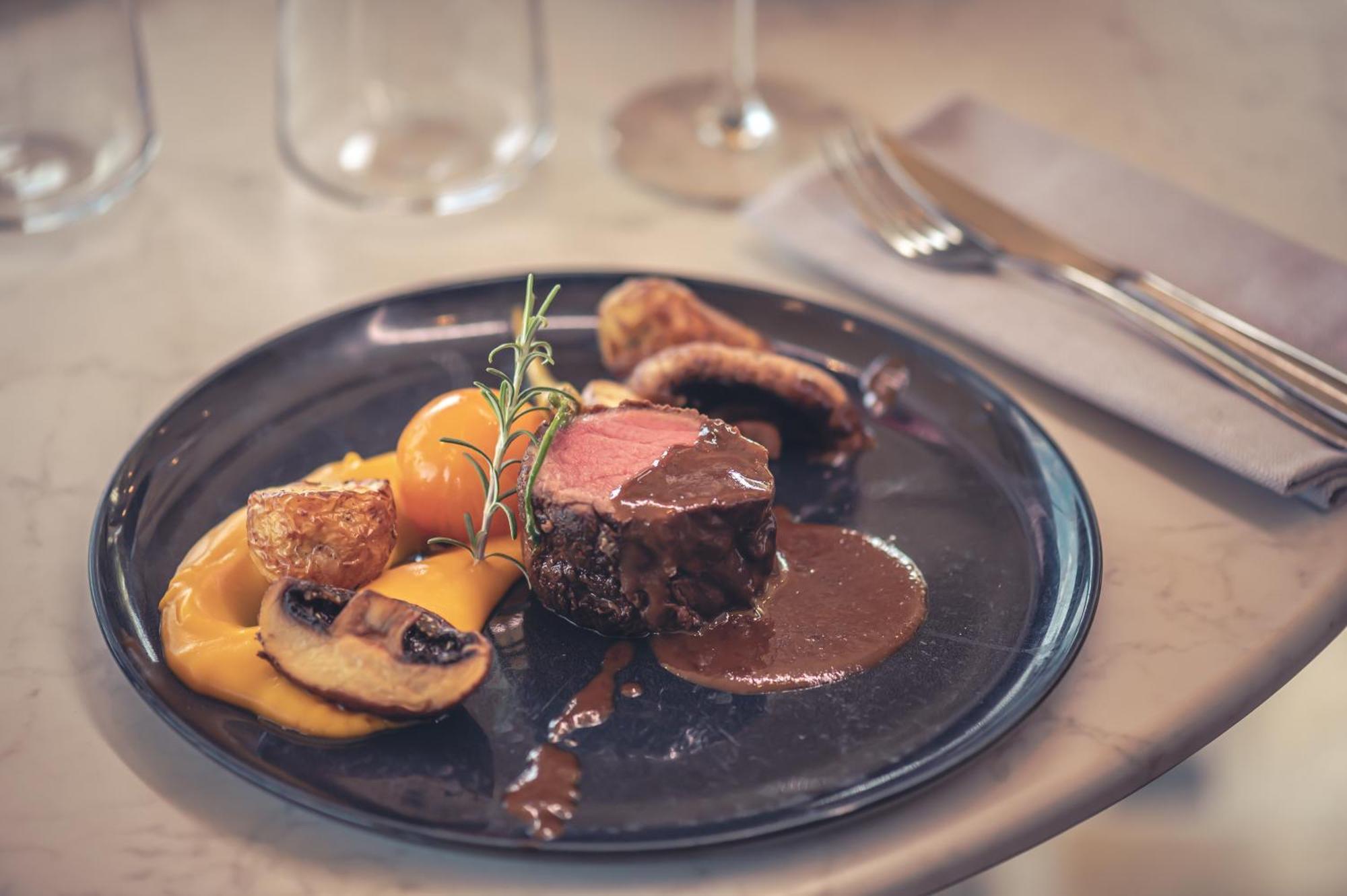 Logis Hotel Restaurant Le Plantevin Propiac ภายนอก รูปภาพ