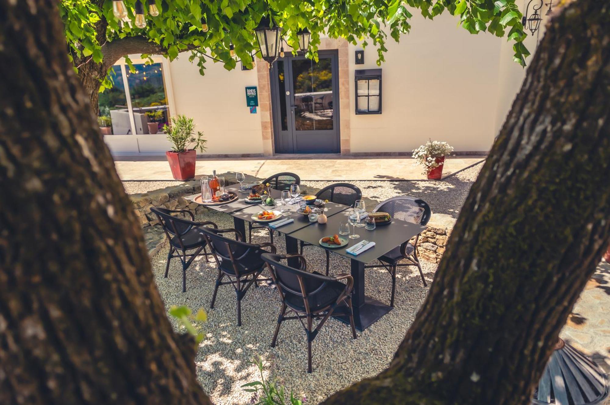 Logis Hotel Restaurant Le Plantevin Propiac ภายนอก รูปภาพ