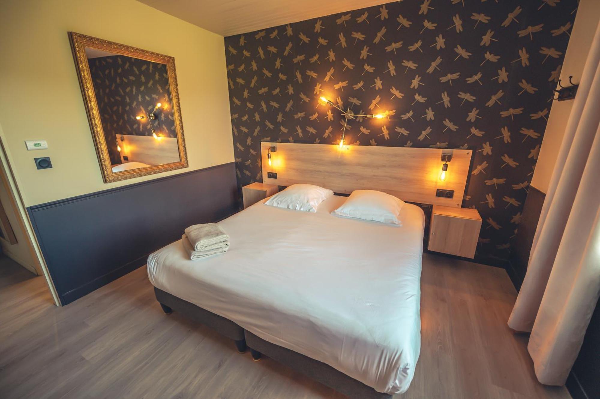 Logis Hotel Restaurant Le Plantevin Propiac ภายนอก รูปภาพ
