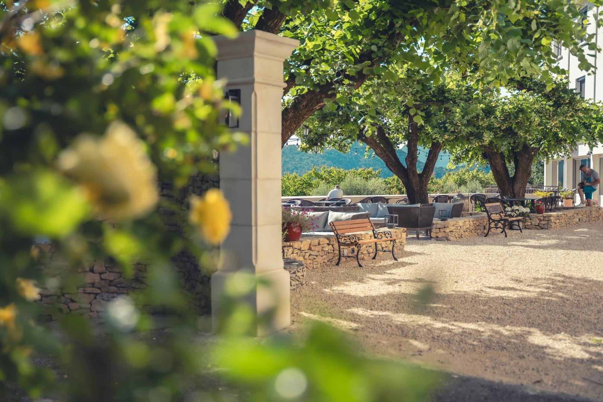 Logis Hotel Restaurant Le Plantevin Propiac ภายนอก รูปภาพ