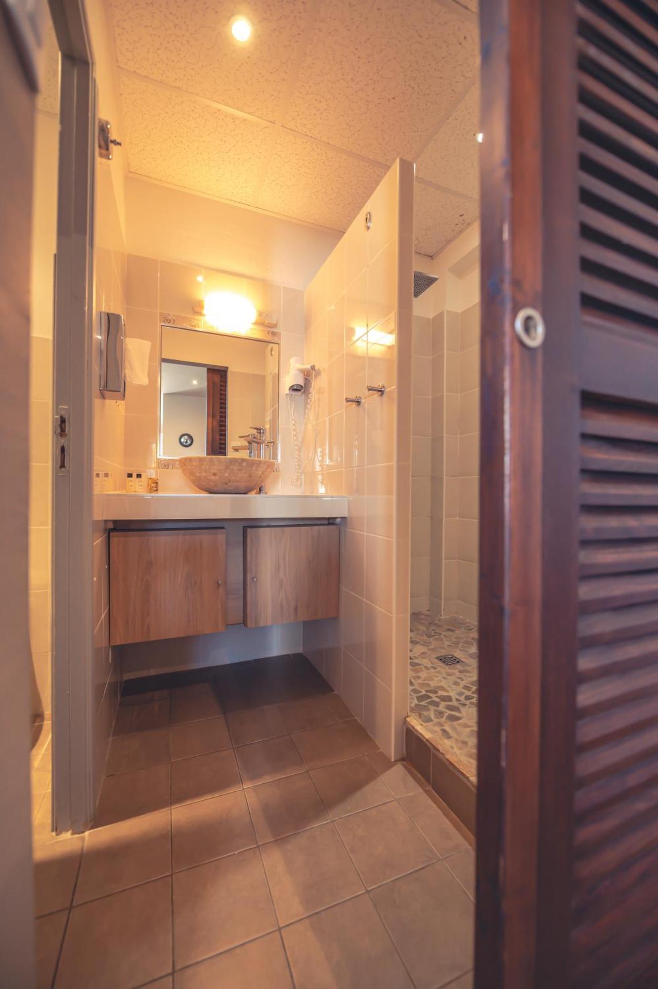 Logis Hotel Restaurant Le Plantevin Propiac ภายนอก รูปภาพ
